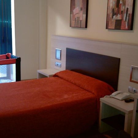 Hotel Avenida ポンテベドラ エクステリア 写真
