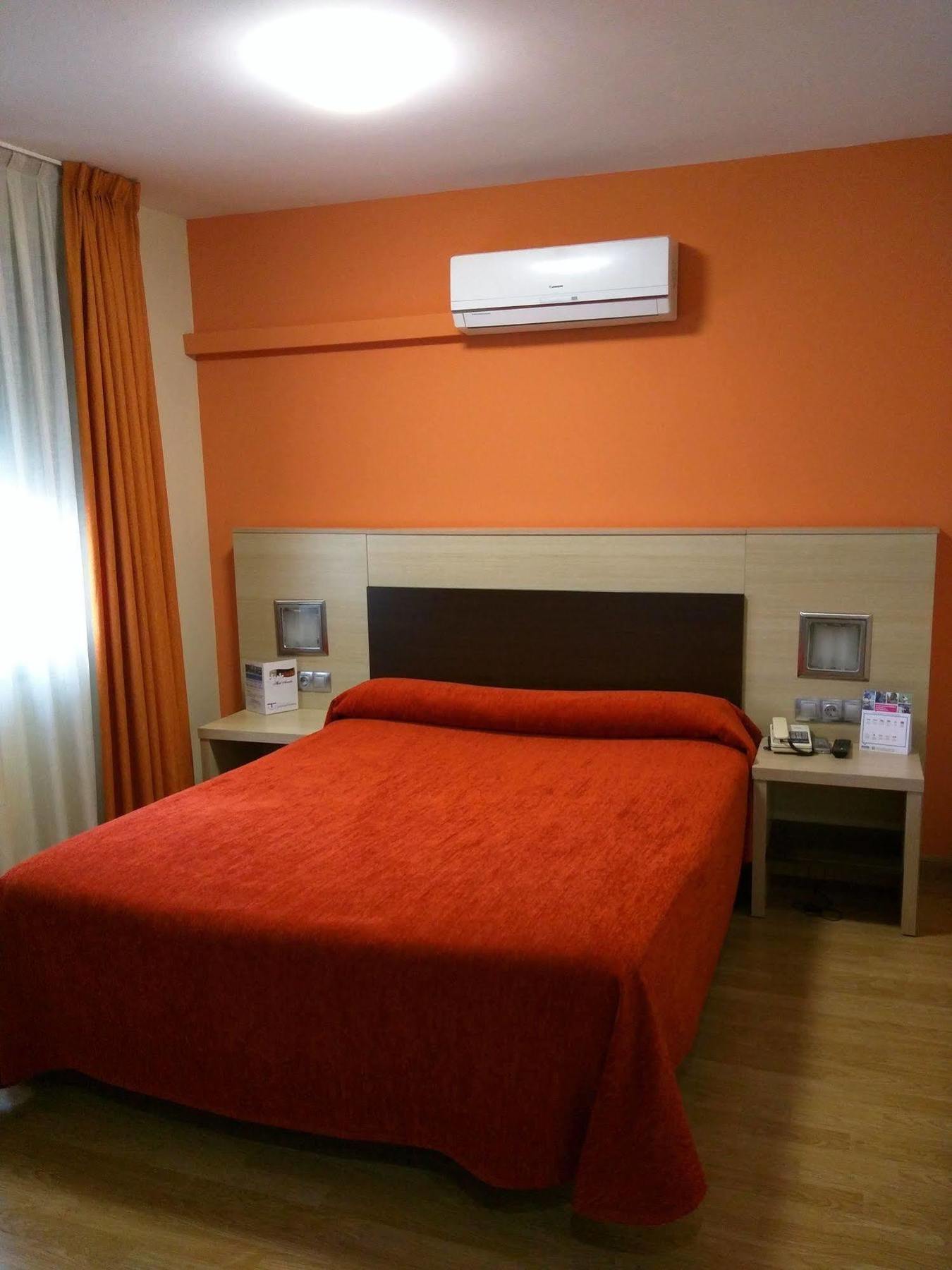 Hotel Avenida ポンテベドラ エクステリア 写真