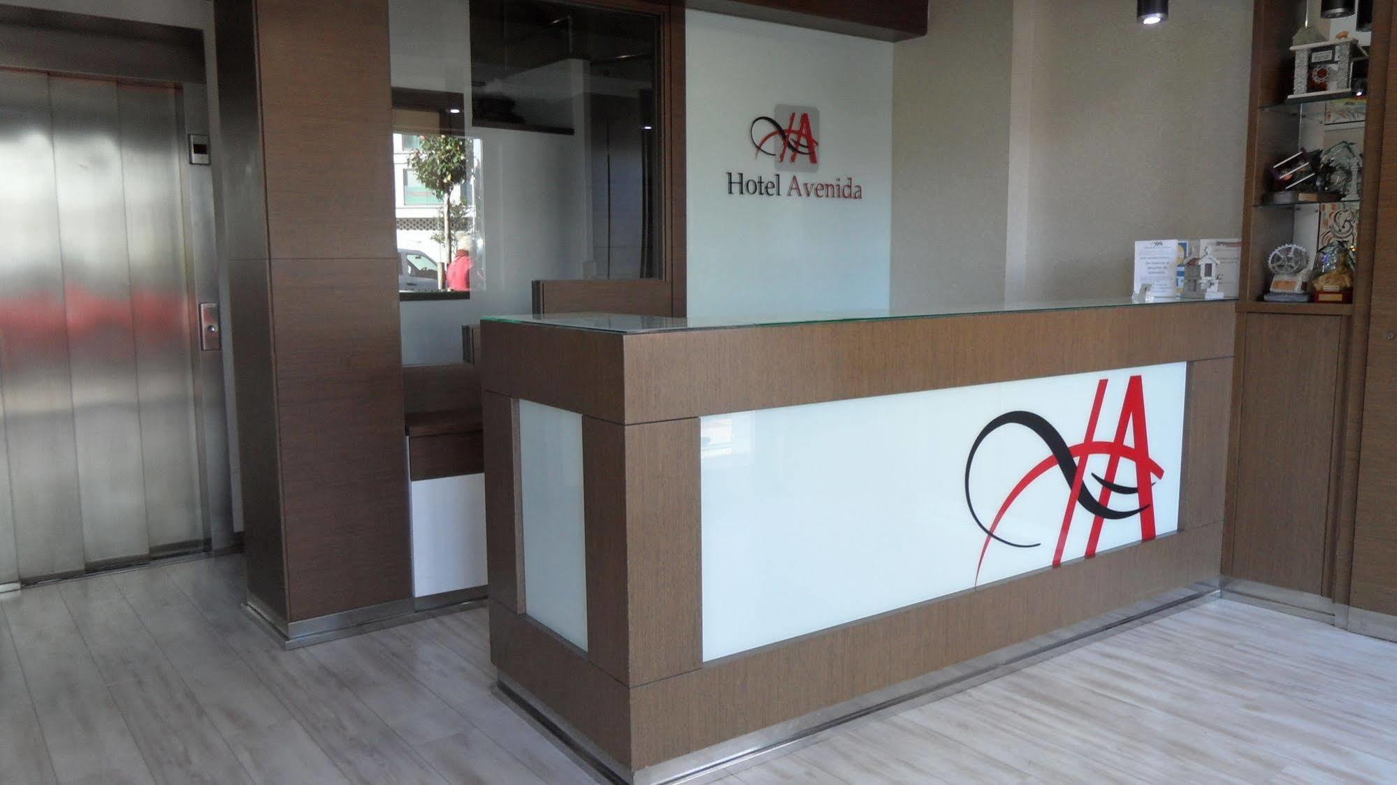 Hotel Avenida ポンテベドラ エクステリア 写真